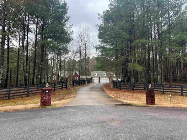 1121 Brenda Ln, Madison, GA 30650