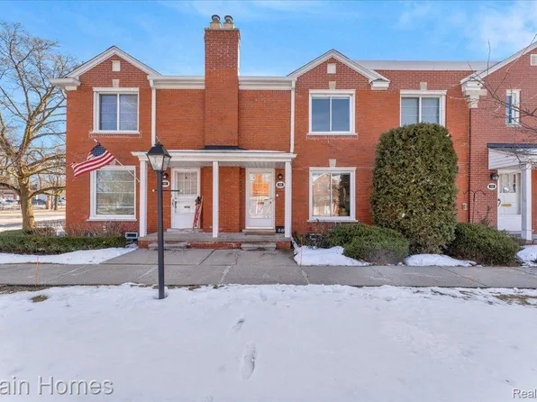 689 Saint Clair St, Grosse Pointe, MI 48230