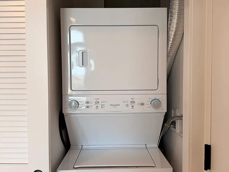 Rainford Apartments — Photo 118