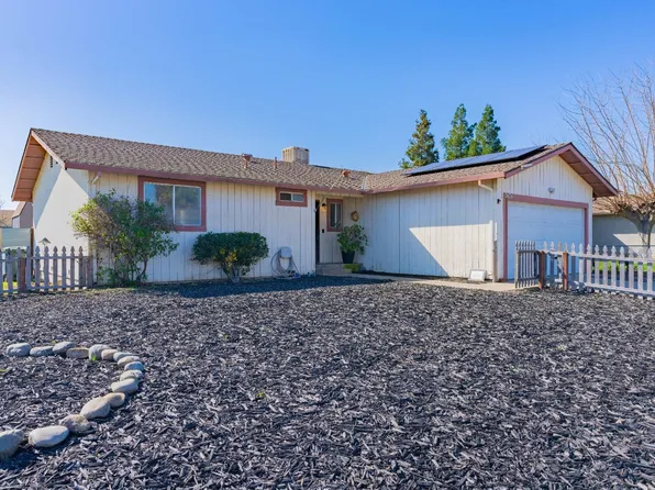 2624 Dobbins Ln, Riverbank, CA 95367