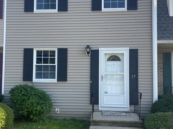 43 Sherburne Ave Unit 17, Tyngsboro, MA 01879