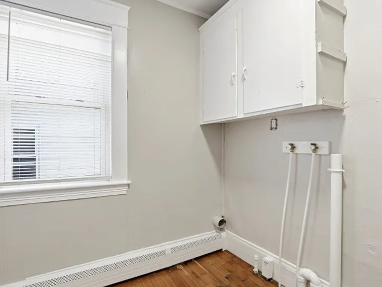 117 Webster St — Photo 17