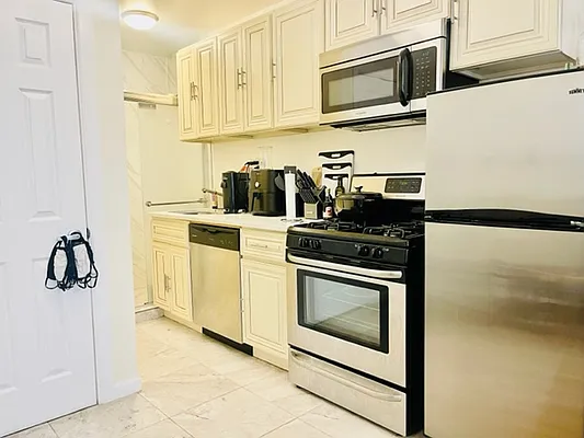 Rented by Oxford Property Group | media 4