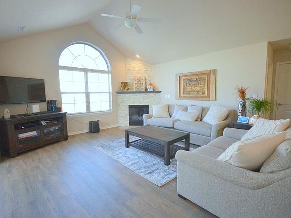 3rd image of 3534 Sutton Dr #45