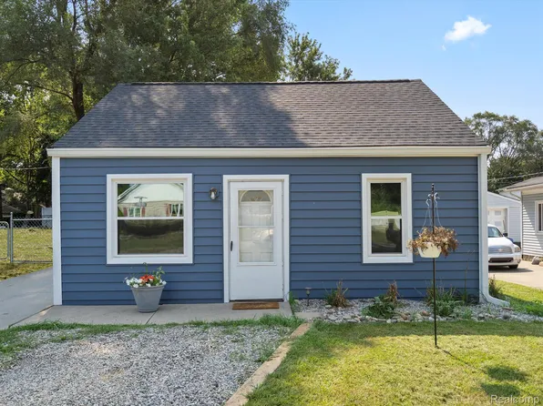2510 Lee Ave, Shelby Township, MI 48317