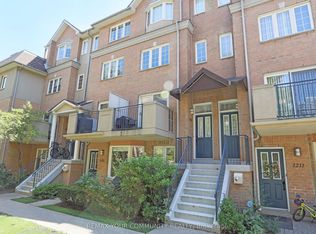28 Sommerset Way #1213, Toronto, ON M2N 6W7