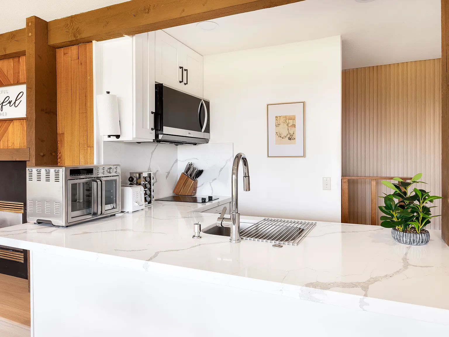 2 bed, 3910 sqft, $6,000 — Photo 3