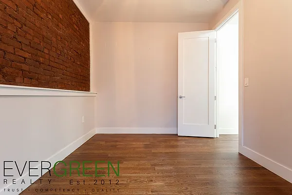 Rented by Pinn Realty | media 17