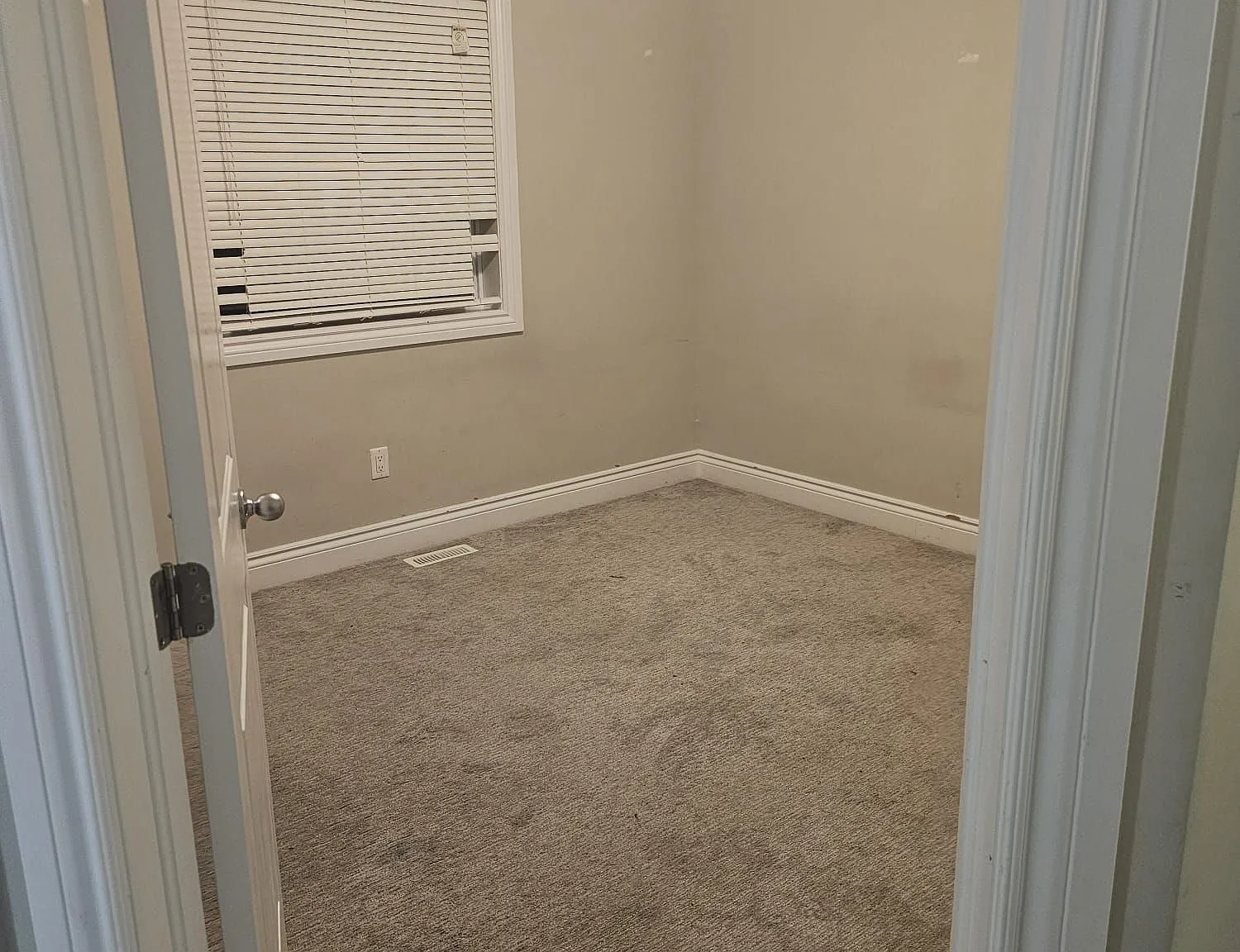 4 bed, $2,900 — Photo 3