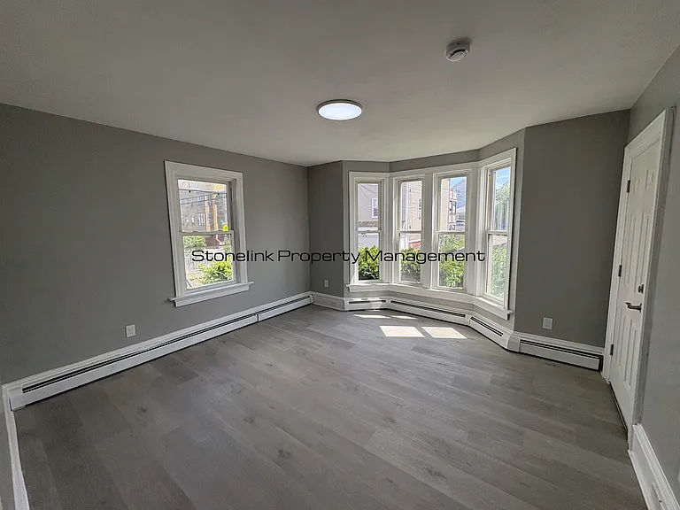 923 Branch Ave — Photo 4