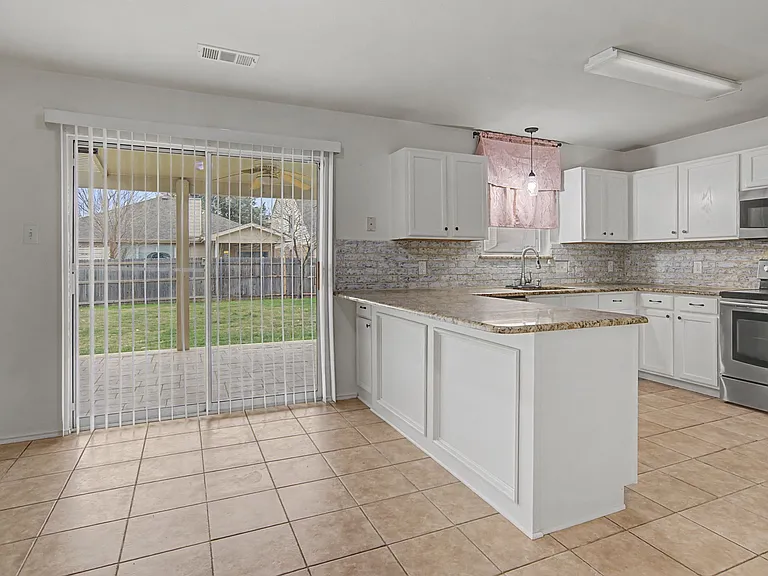 5016 Meridian Ln — Photo 9