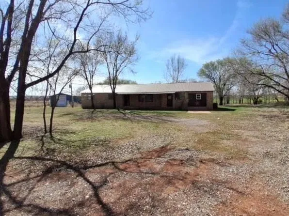 9353 N 1820th Rd, Cheyenne, OK 73628