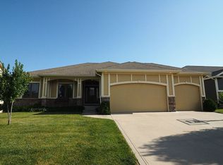 16462 Maple St, Clive, IA 50325