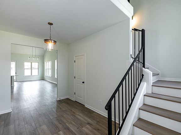 3rd image of 320 Saint Andrews Dr