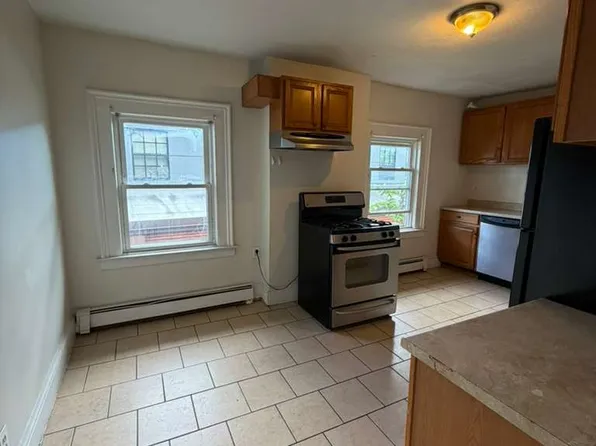40 Dewey St #1A, New Britain, CT 06051