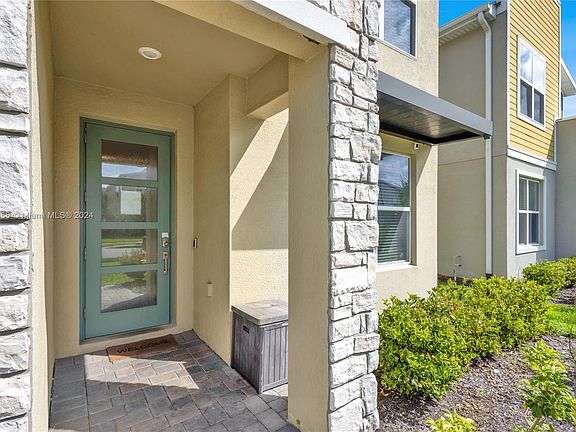 5th image of 2750 Bookmark Dr