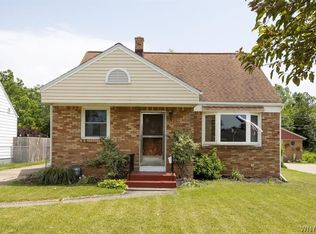 70 Cathedral Ln, Cheektowaga, NY