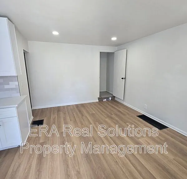 432 Catherine St — Photo 2