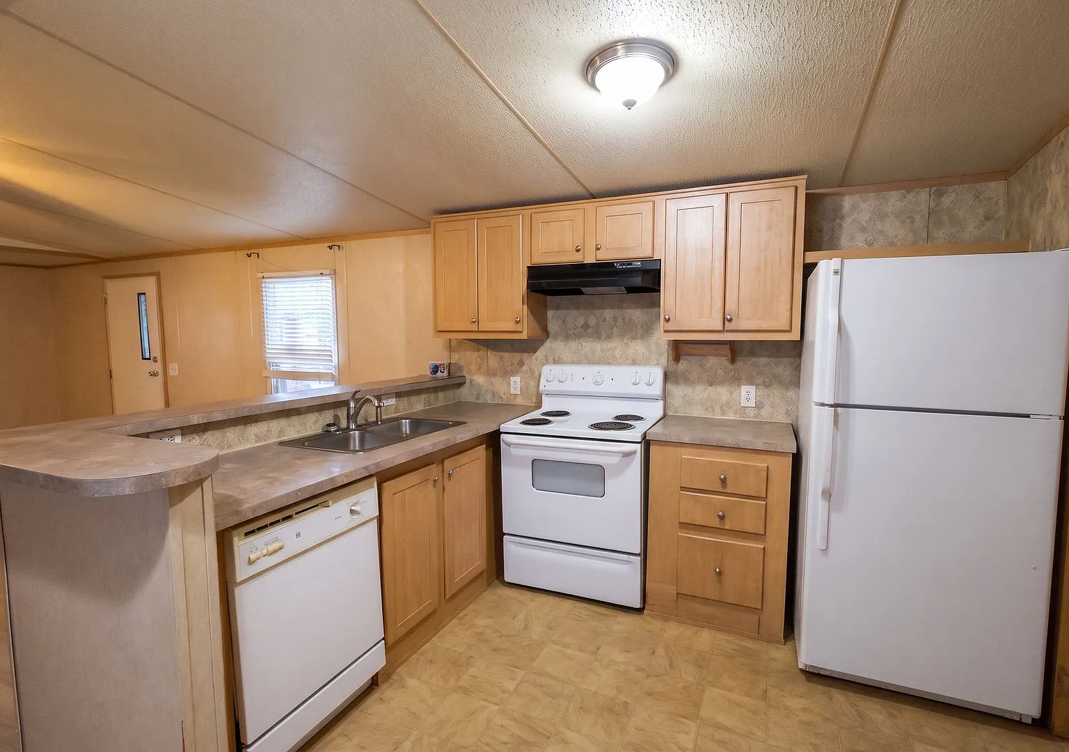 Blanchard 2 Bed 2 Bath Home — Photo 4