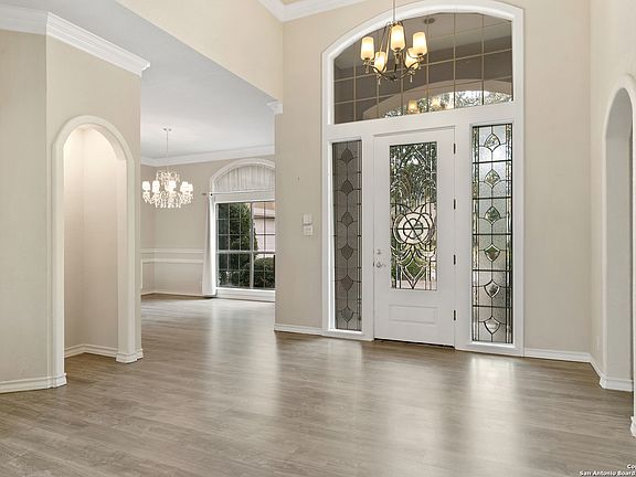 3rd image of 8 N Inwood Heights Dr