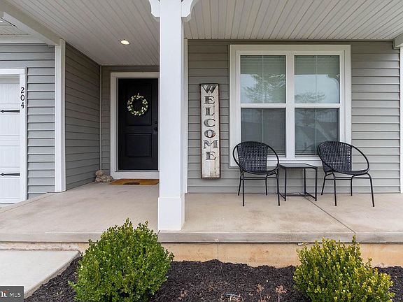 2nd image of 204 Whitetail Cir