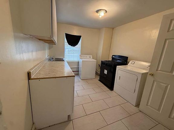 5th image of 1108 N Holmes St