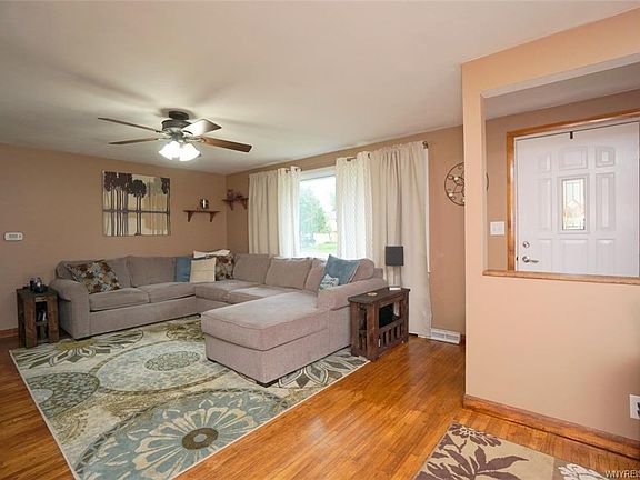 3rd image of 34 Ponderosa Dr