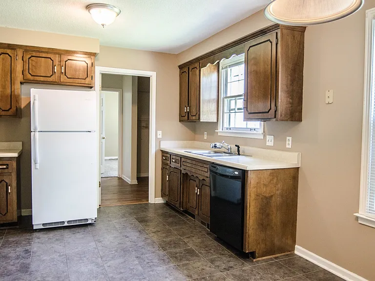 3359 Mallard Dr — Photo 6