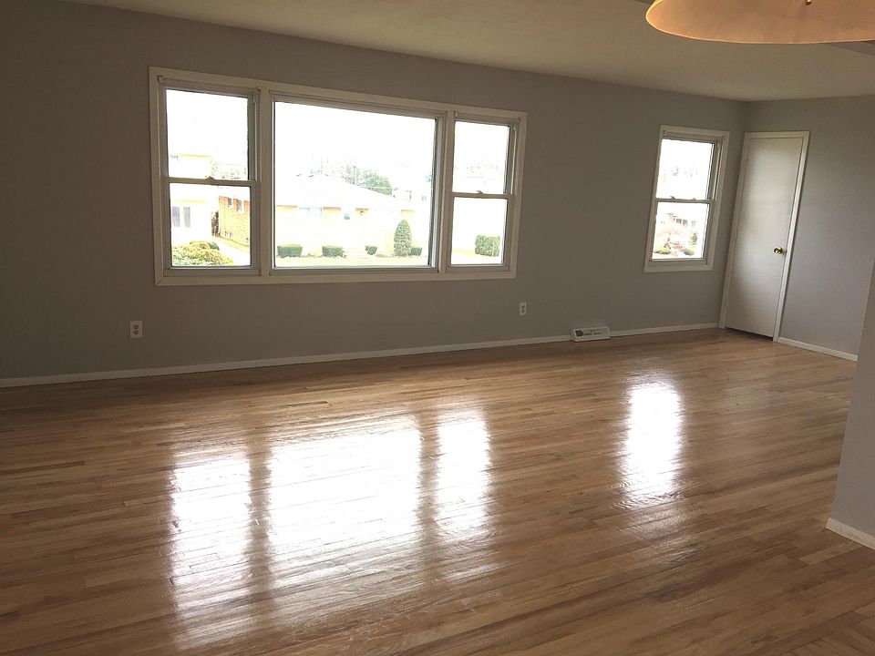 1st image of 546 E 208th St