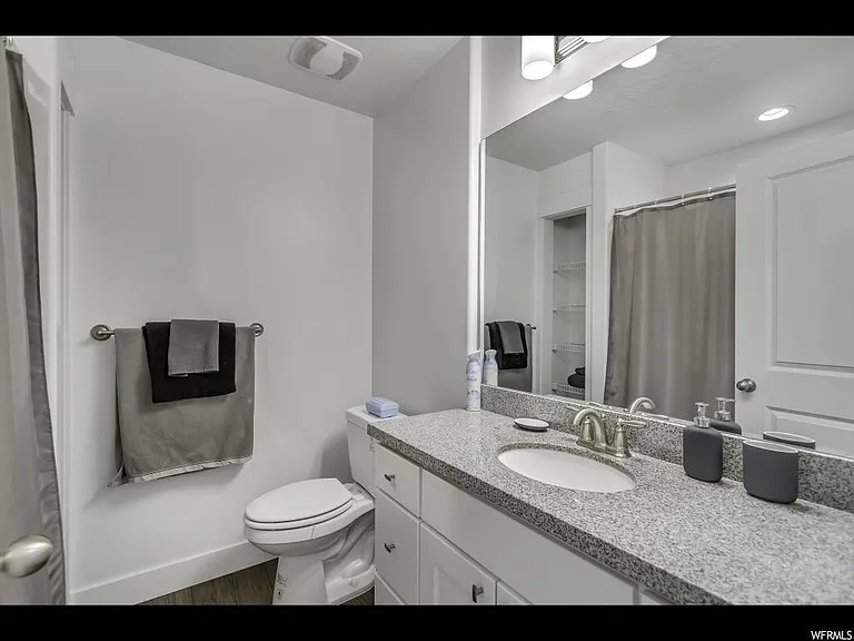 569 W Lewski Ln — Photo 15