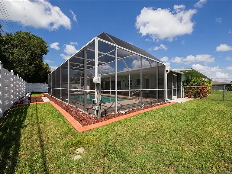 3126 Bougainvillea St — Photo 31