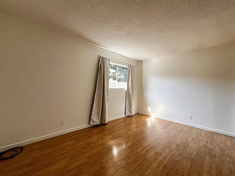 Vallejo Street, 1107 ** — Photo 11