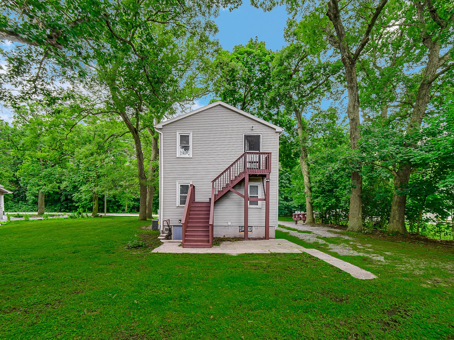 261 W Main St — Photo 4