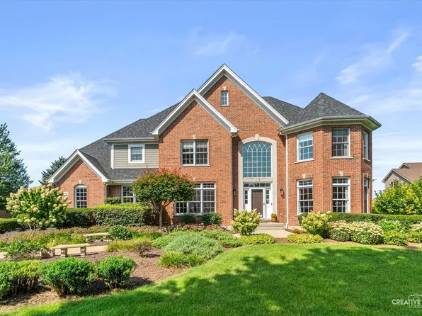 11N600 Hunter Trl, Elgin, IL 60124