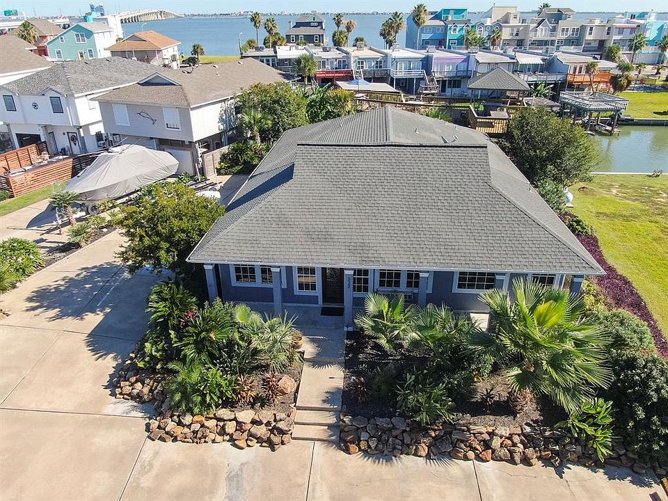 323 Tiki Dr, Tiki Island, TX 77554 MLS 25195999 Zillow