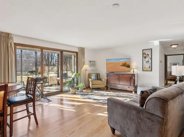 4360 Brookside Ct APT 106, Edina, MN 55436