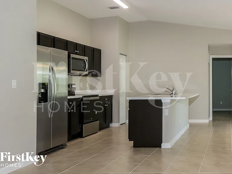 310 SW Undallo Rd — Photo 6