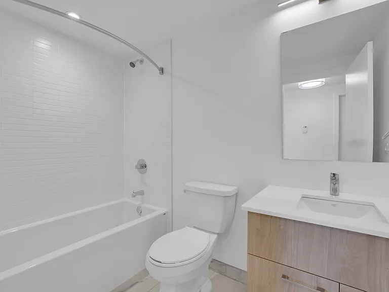36 Robinson Ave — Photo 58
