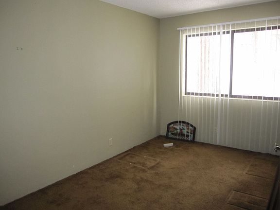 Lower bedroom
