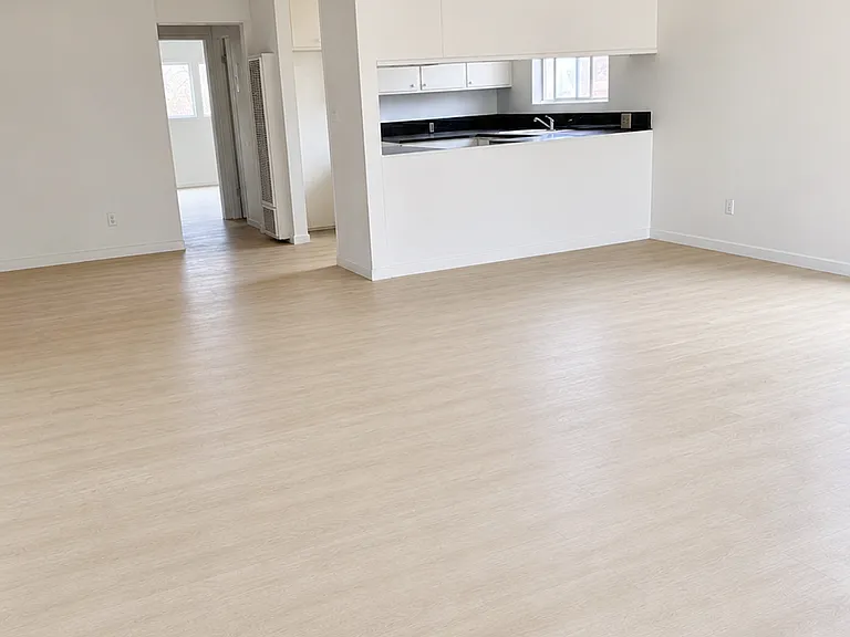 4182 S Western Ave #3 — Photo 1