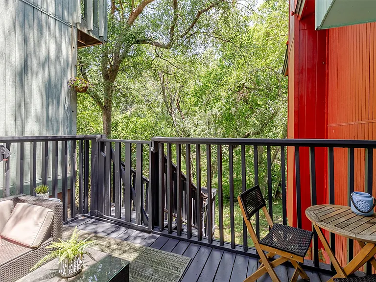 6915 Ten Oaks Cir — Photo 9