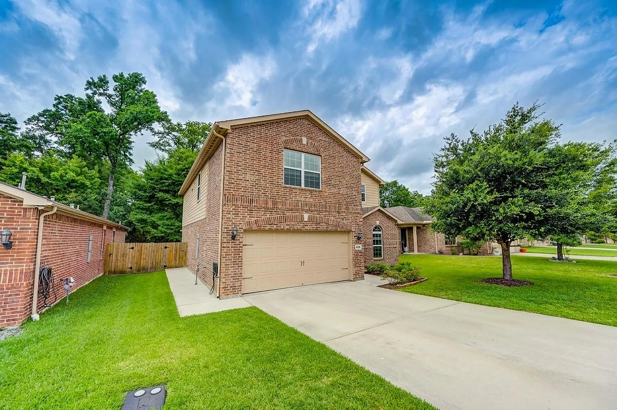 5 bed, 2.5 bath, 2748 sqft, $2,650 — Photo 3