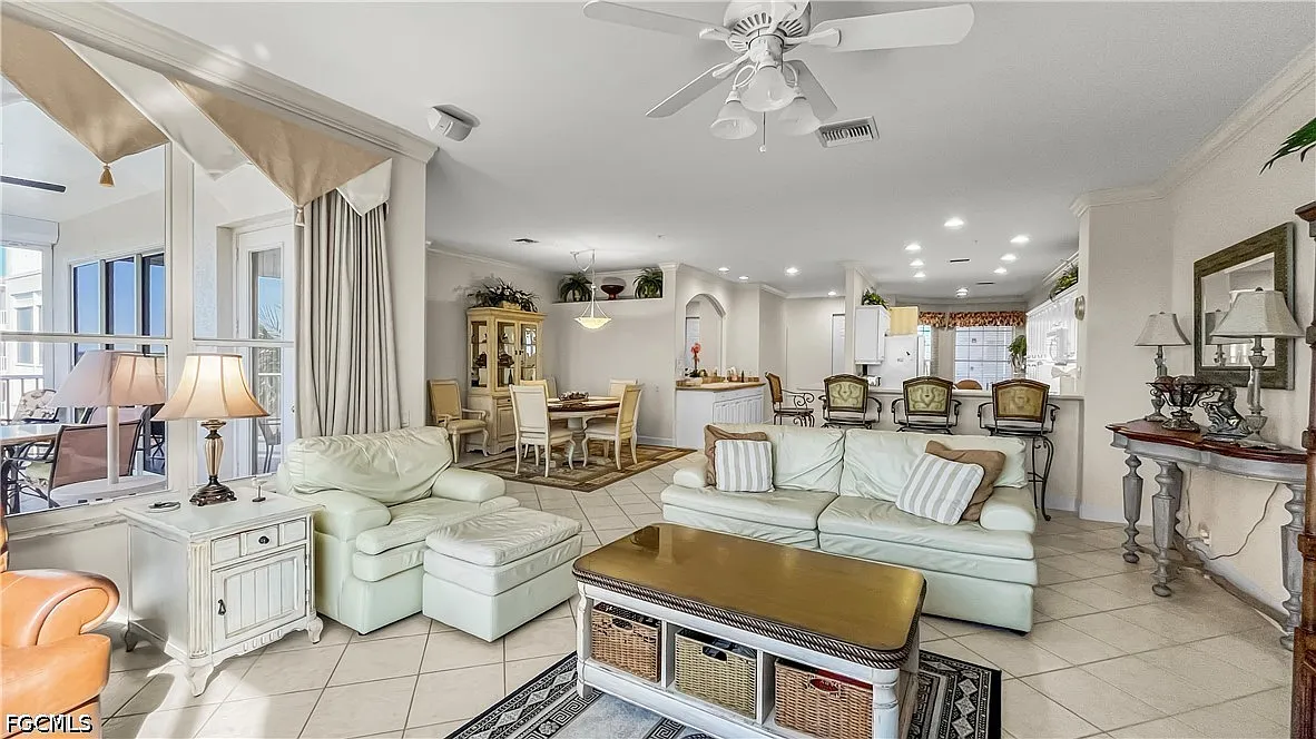 2 bed, 2.0 bath, 1938 sqft, $3,200 — Photo 2