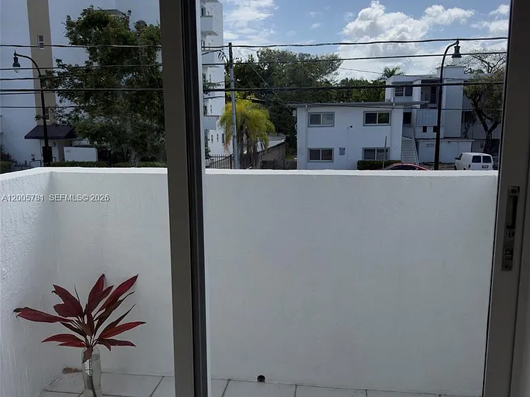 3052 SW 27th Ave #204 — Photo 13