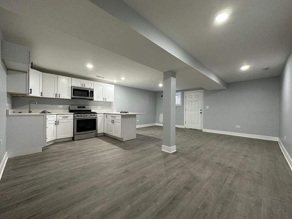 1st image of 2323 W Warren Blvd #B