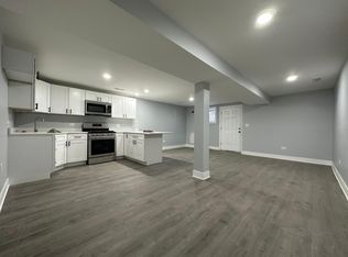 2323 W Warren Blvd #B, Chicago, IL 60612