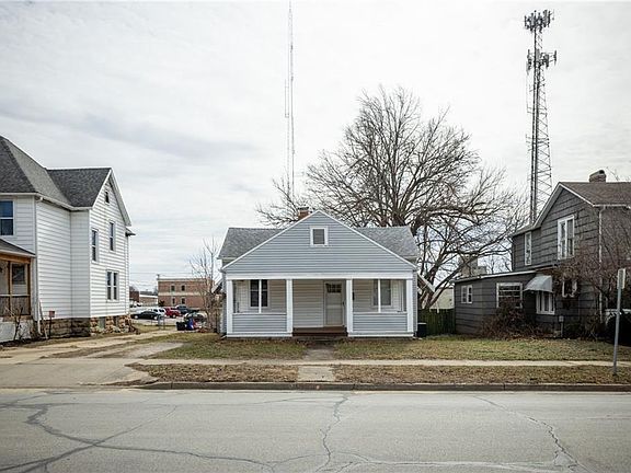 2nd image of 116 W Gay St