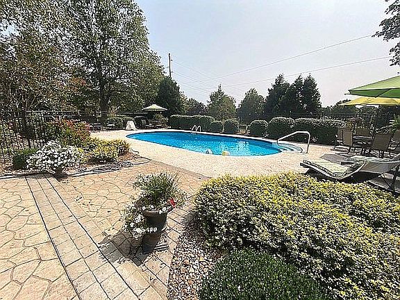 2nd image of 5006 Lago Dr