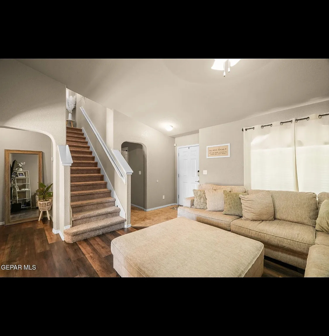 5 bed, 1516 sqft, $2,199 — Photo 2