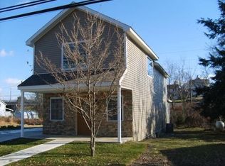 102 Drake St, Moosic, PA 18507